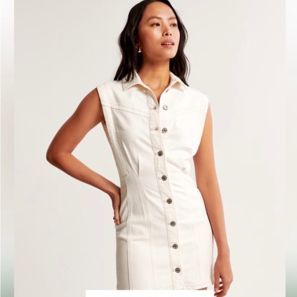 Abercrombie & Fitch collared denim shirt dress in cream/white. Size XXS Petite.